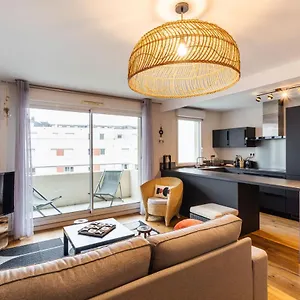 Le Vilona - T3 Moderne Avec Parking Prive Apartamento Rennes